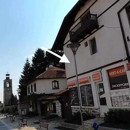 до църквата Apartment