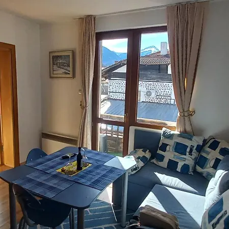 до църквата * Bansko
